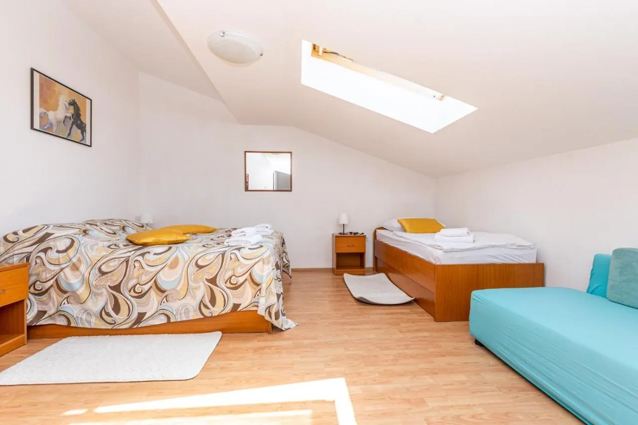 Villa Aurora Crikvenica 3*,