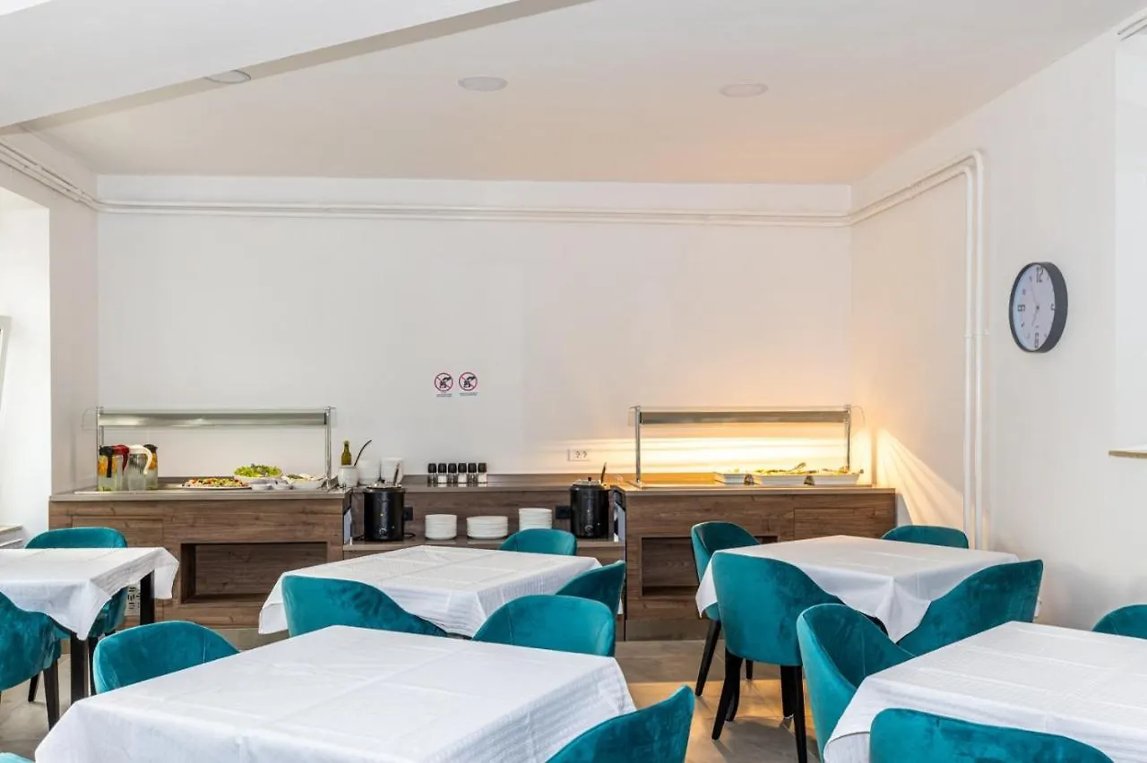 Hotel Villa Aurora Crikvenica 3*,  Croazia