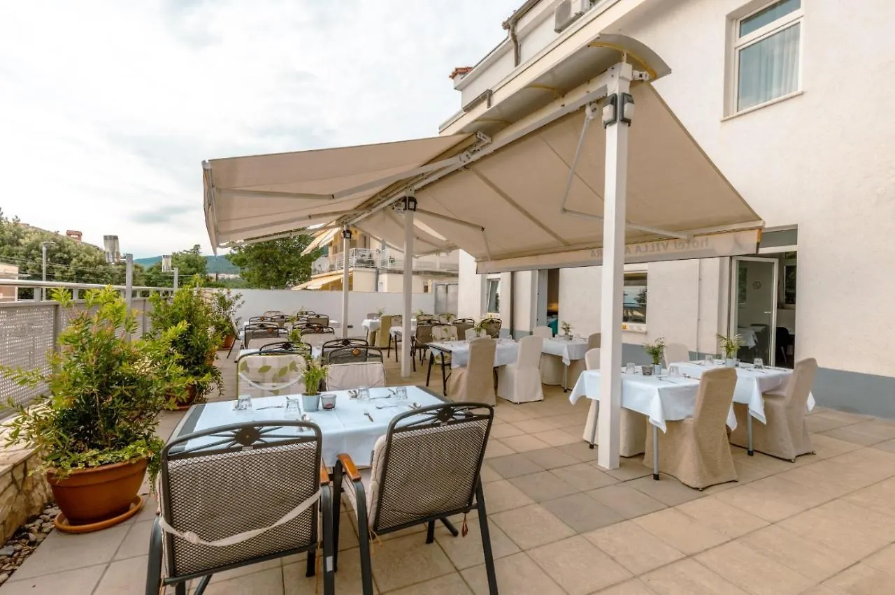 Villa Aurora Цриквеница 3*,